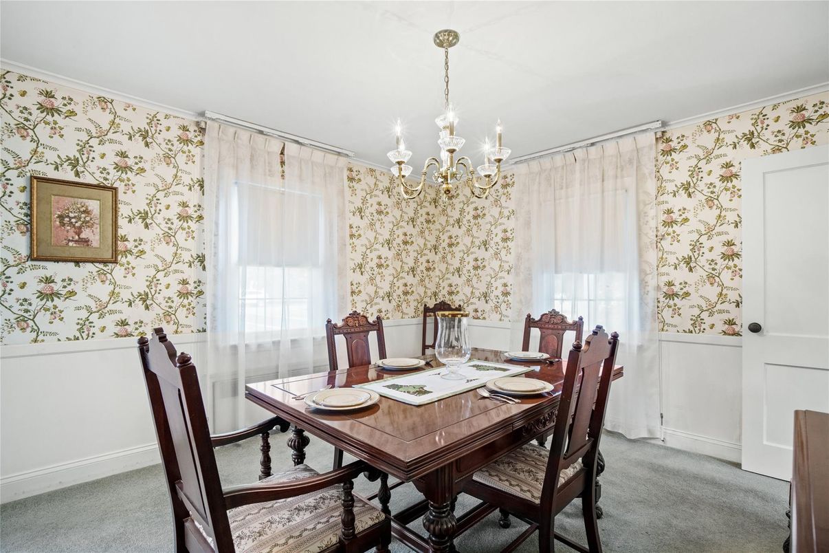 Chandelier, Dining room, Interior