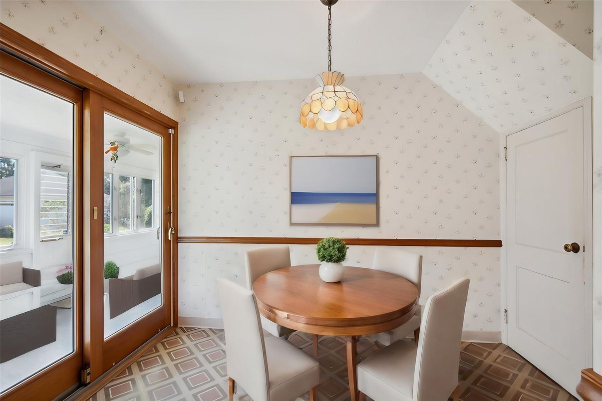 Dining room, Interior, Pendant Lights