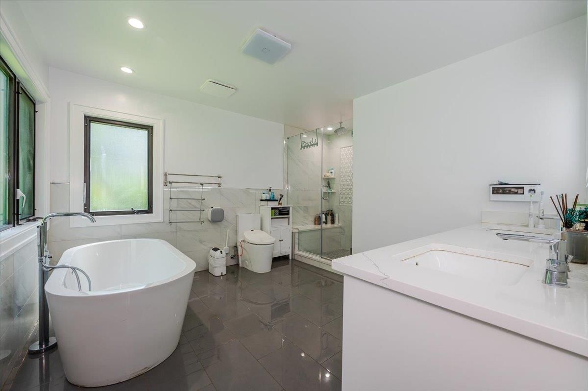 Bathroom, Dual Sink Vanities, Free Standing Baths, Glass Shower, Interior, Recessed Lighting