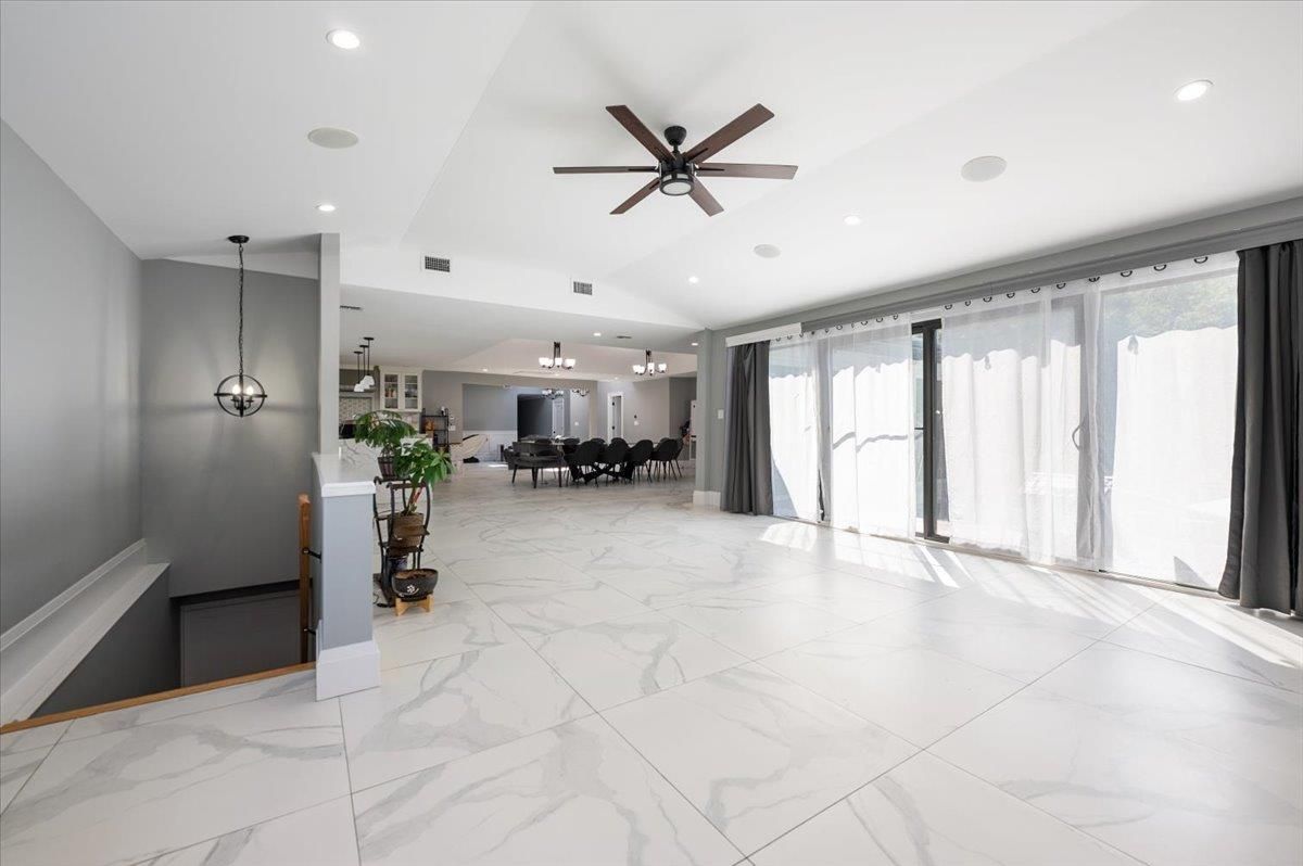 Chandelier, Dining room, Interior, Marble, Pendant Lights, Recessed Lighting