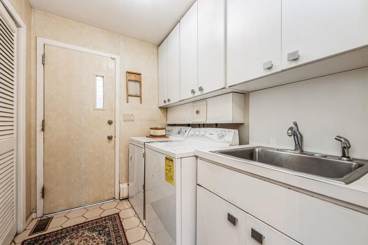Interior, Washer