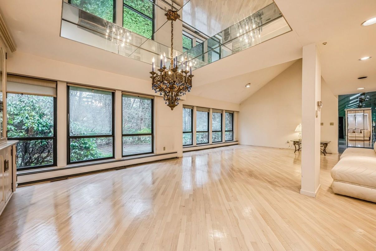 Chandelier, Interior, Recessed Lighting, Wood Texture Flooring