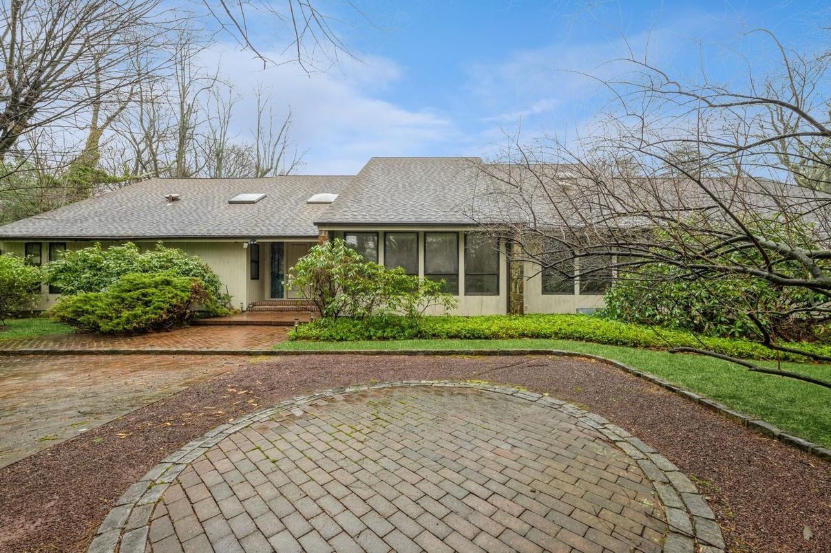 Backyard, Exterior, Facade, Ranch