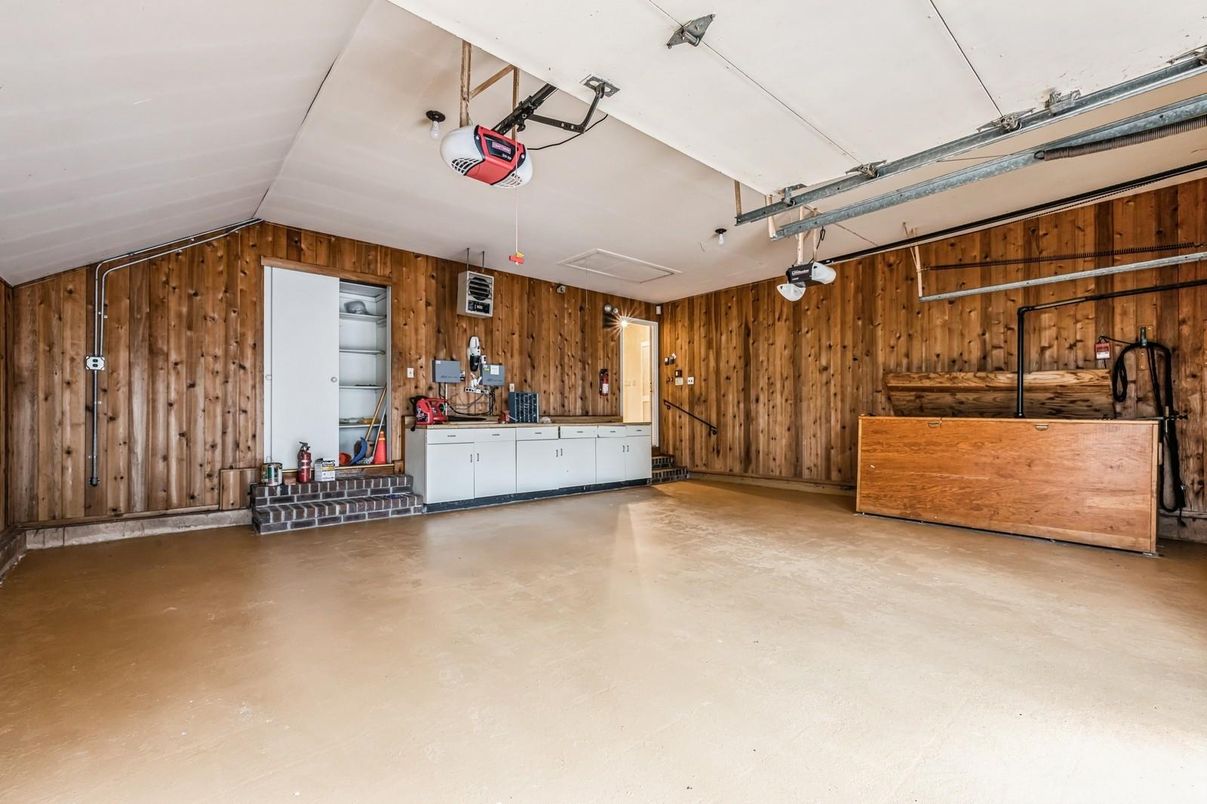 Garage, Interior, Wooden Walls
