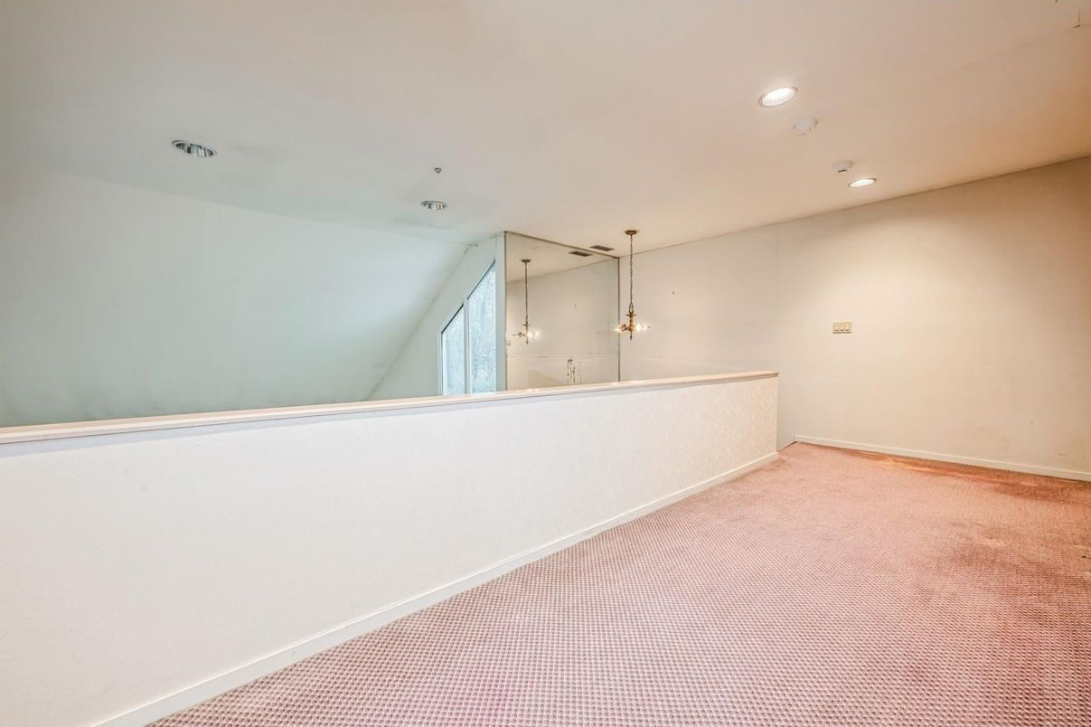 Empty room, Interior, Pendant Lights, Recessed Lighting