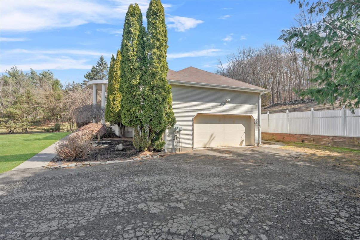 Backyard, Detached Garage, Exterior