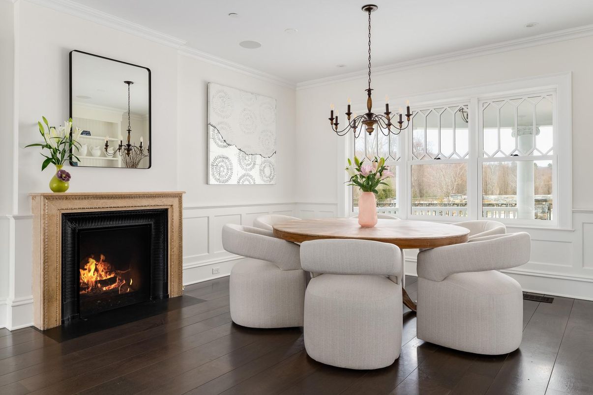 Chandelier, Dining room, Fireplace, Interior, Wood Texture Flooring