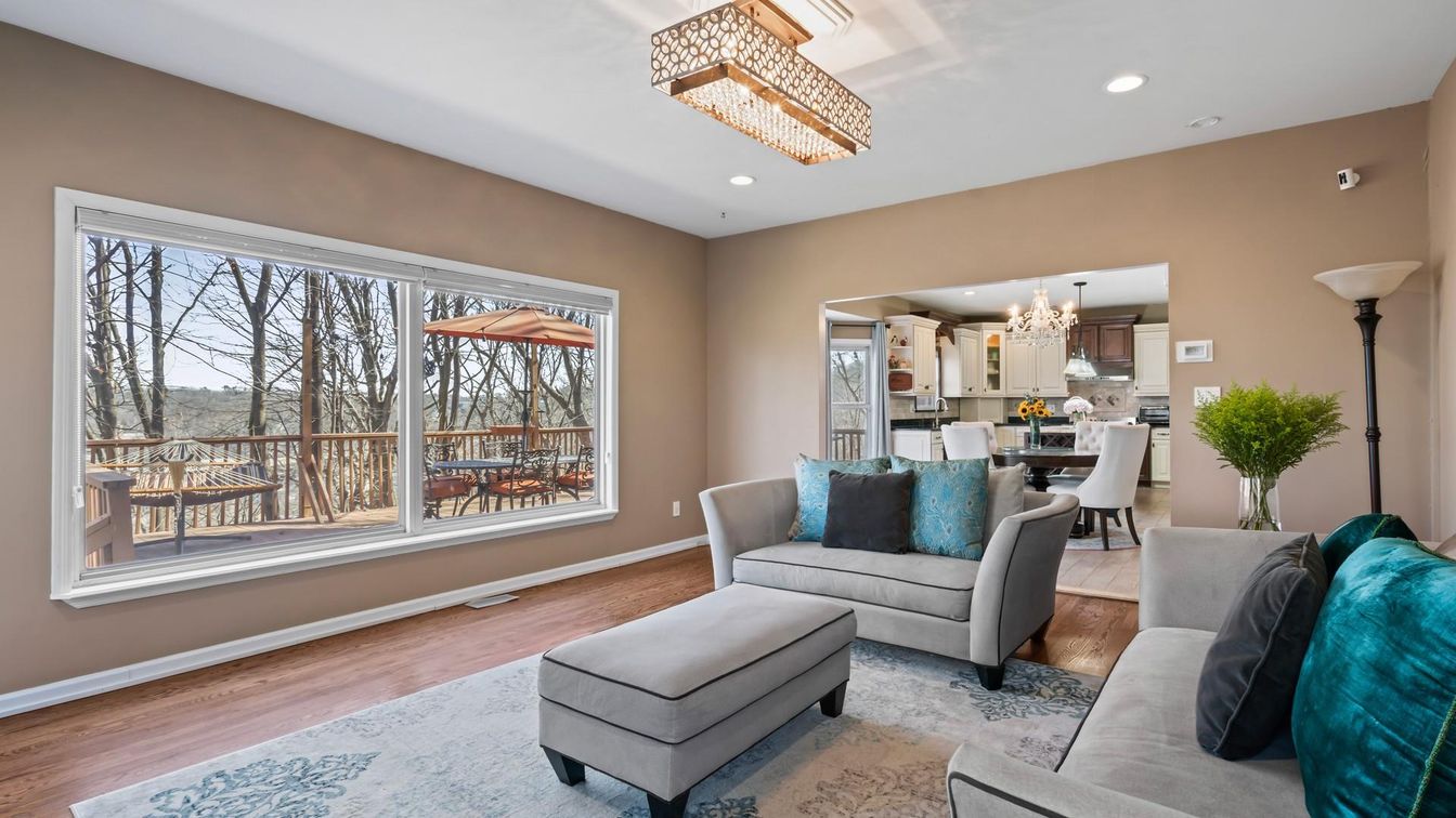 Chandelier, Dining room, Interior, Kitchen, Living room, Recessed Lighting, Wood Texture Flooring