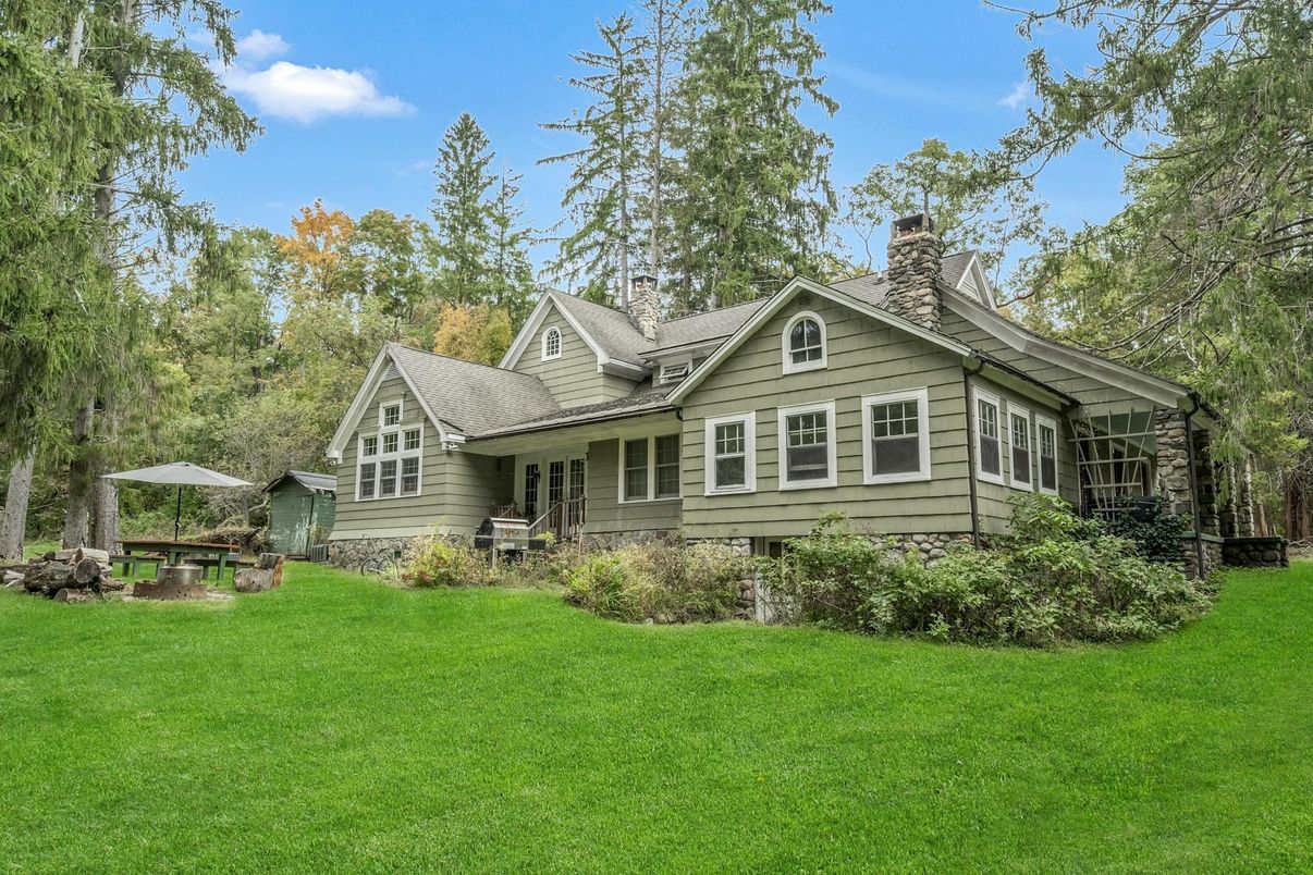 Backyard, Exterior, Facade, Farmhouse