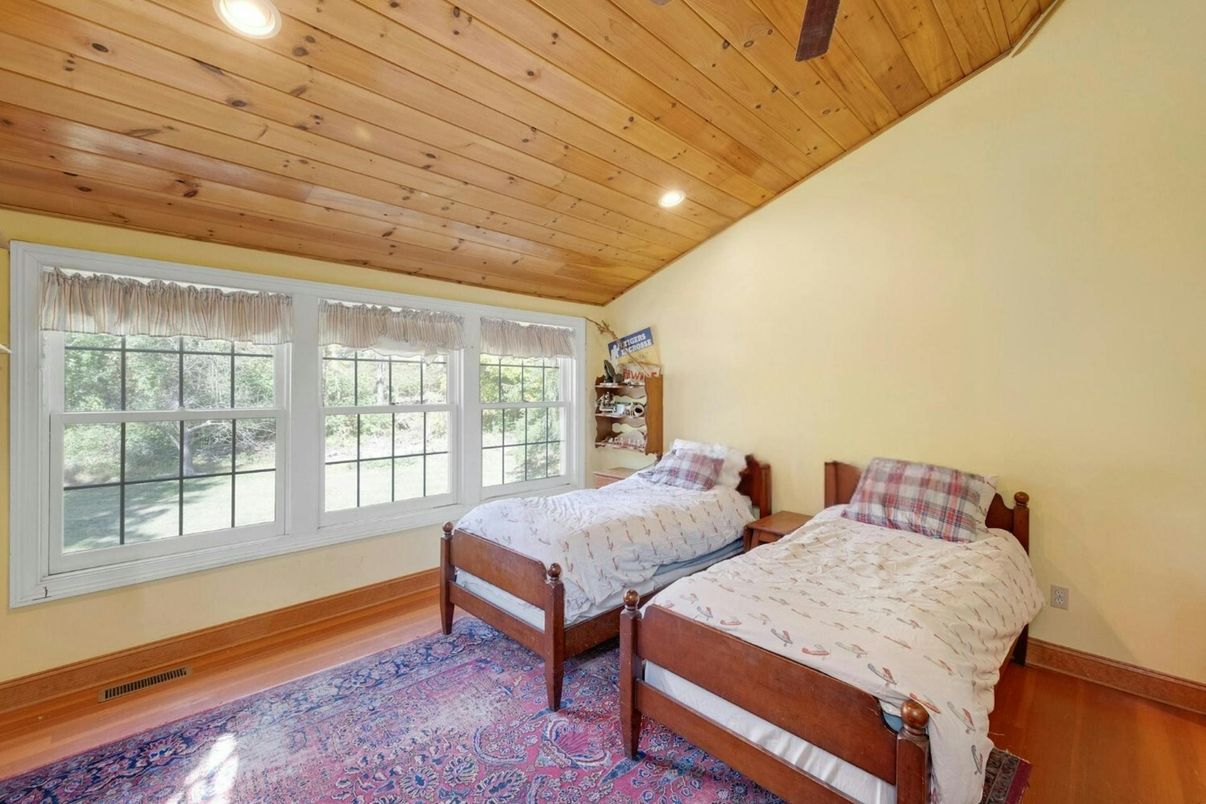 Bedroom, Interior, Recessed Lighting, Wooden Ceilings, Wood Texture Flooring