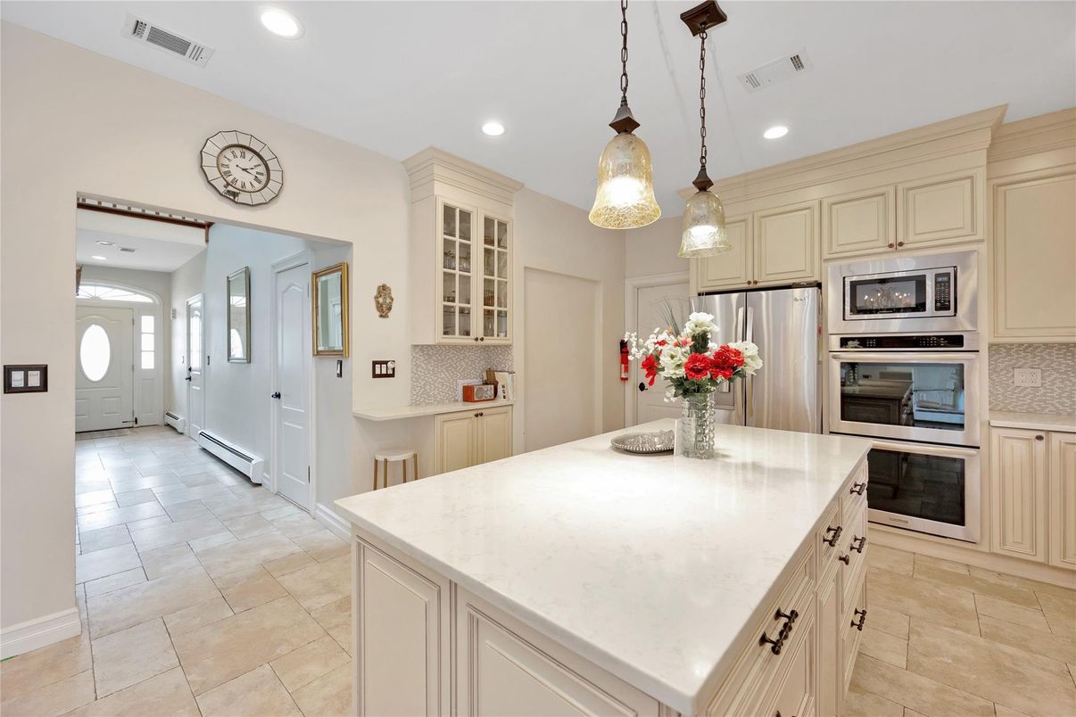Interior, Kitchen, Pendant Lights, Recessed Lighting, Stainless Steel Appliances