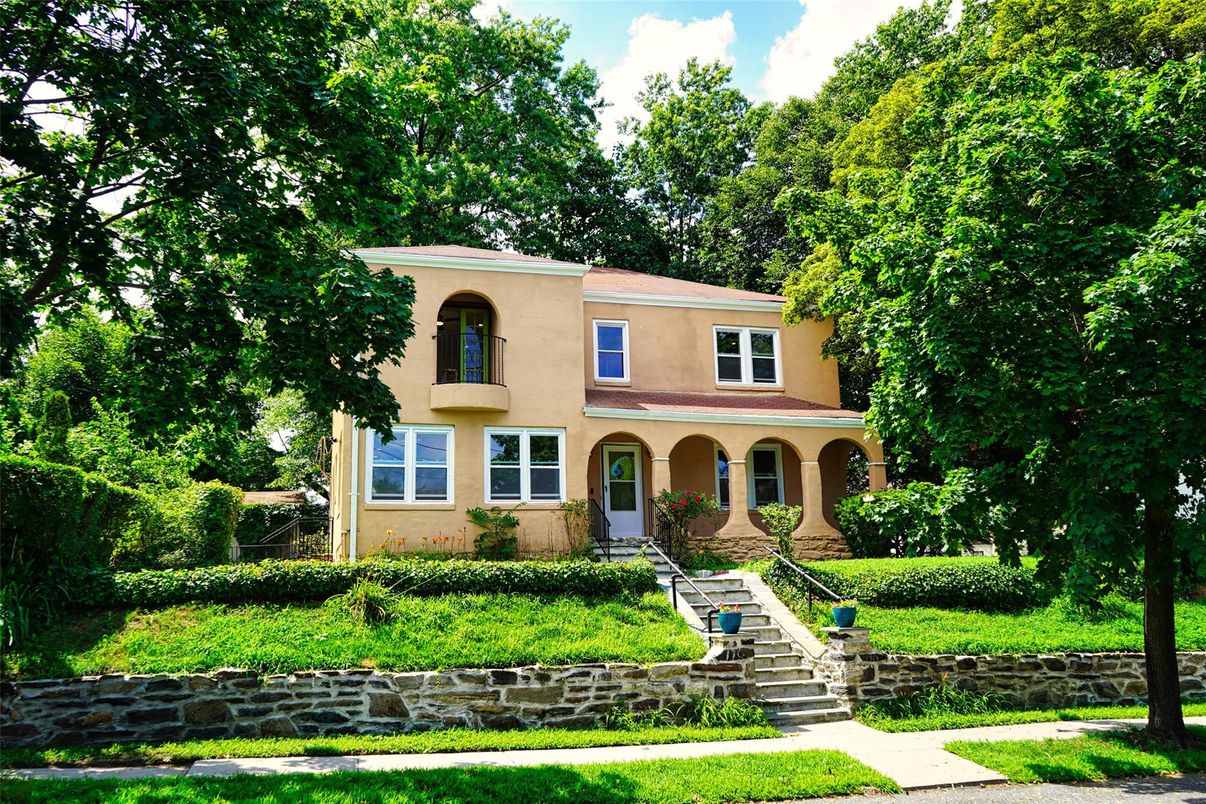 Backyard, Exterior, Facade, French Provincial