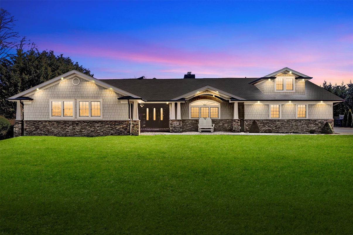 Backyard, Exterior, Facade, Ranch