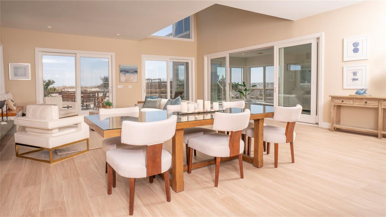 Dining room, Interior, Living room, Recessed Lighting, Wood Texture Flooring