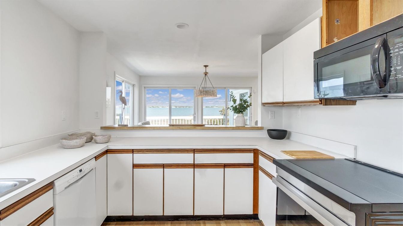 Interior, Kitchen, Pendant Lights, Water, Wood Texture Flooring