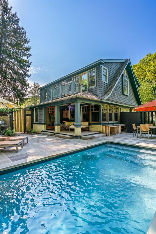 Exterior, Pool