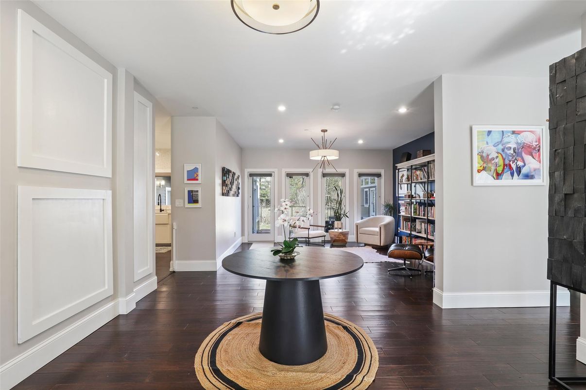 Interior, Living room, Pendant Lights, Recessed Lighting, Wood Texture Flooring