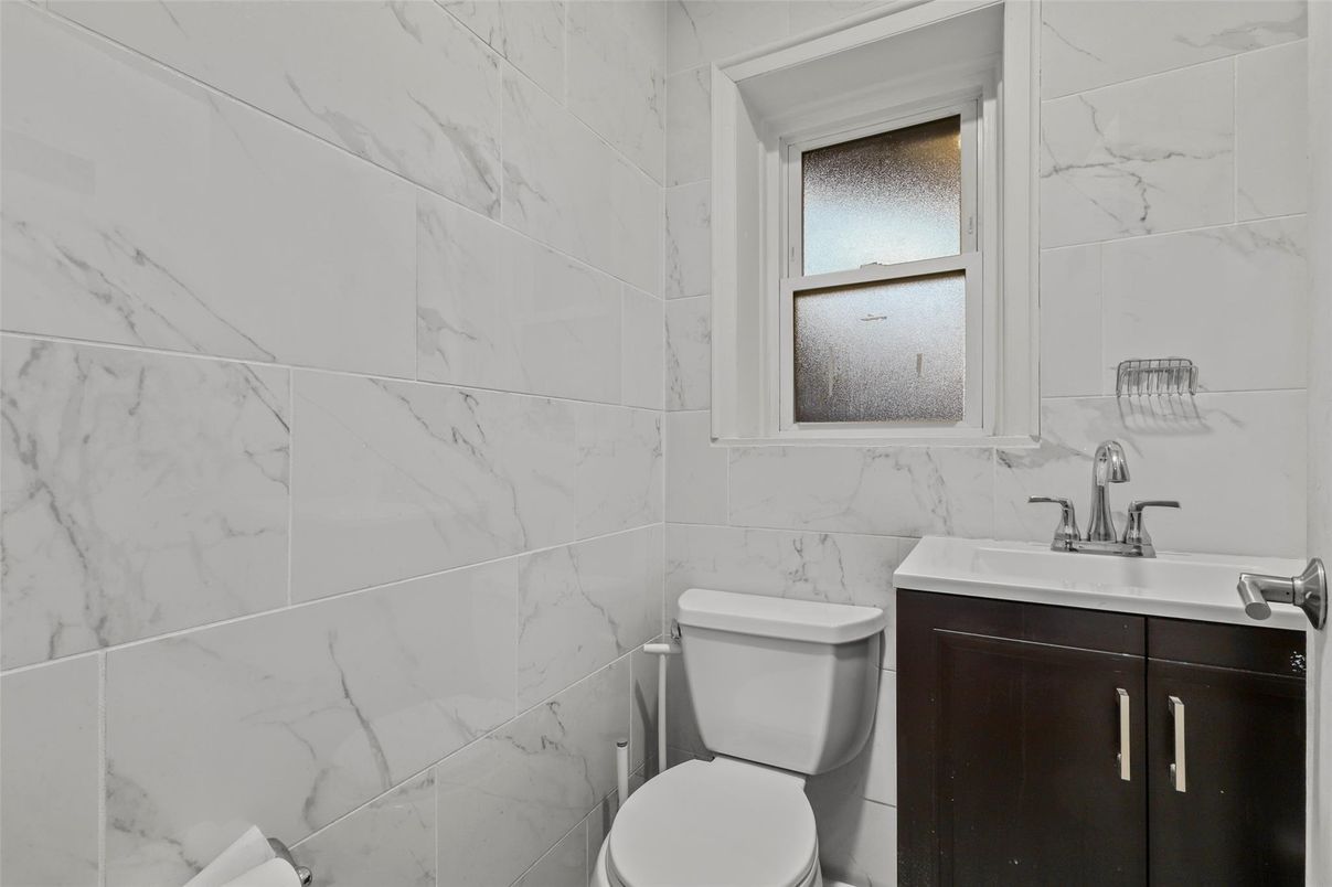 Bathroom, Interior, Marble Walls