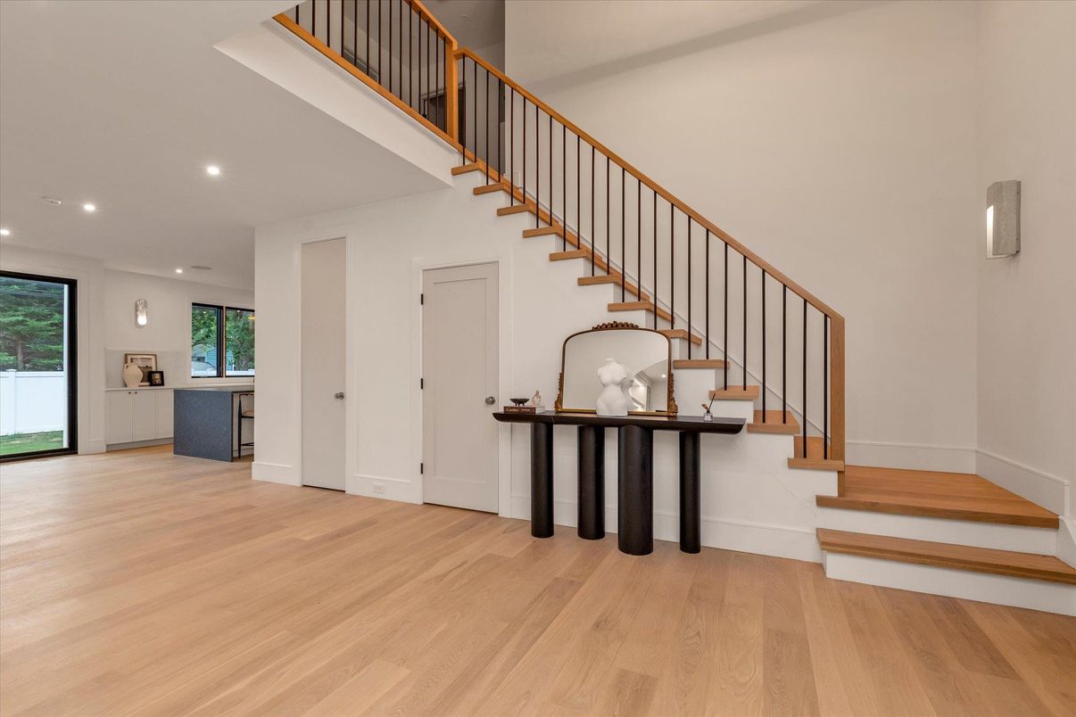 Interior, Recessed Lighting, Wood Texture Flooring