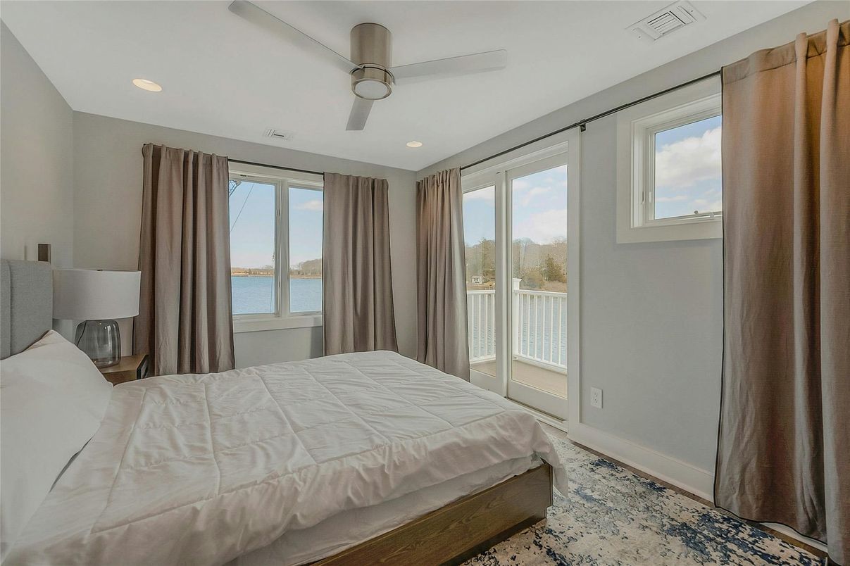 Bedroom, Interior, Recessed Lighting, Water