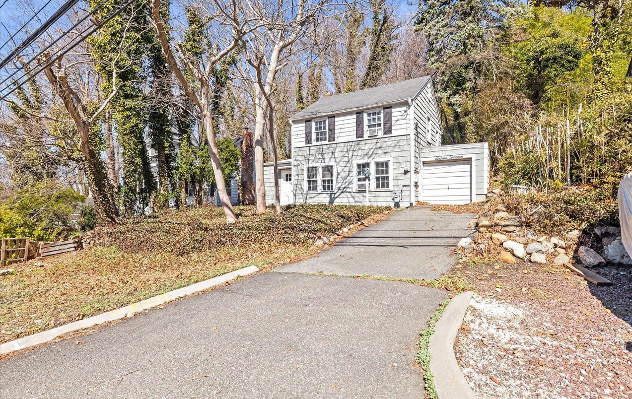 Attached, Backyard, Exterior, Facade, Georgian