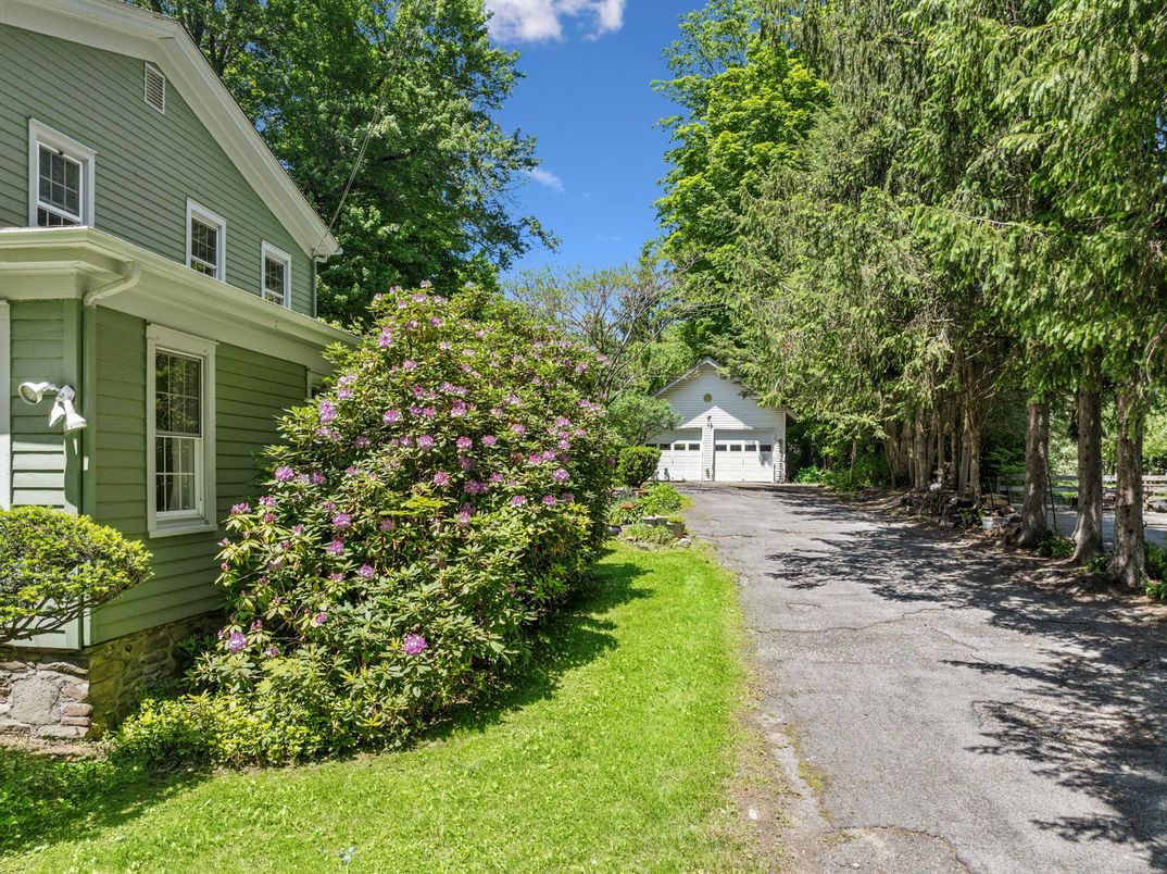 Backyard, Detached Garage, Exterior