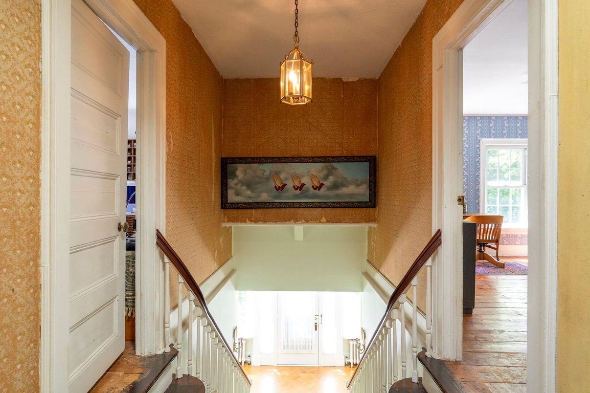 Interior, Pendant Lights, Wood Texture Flooring