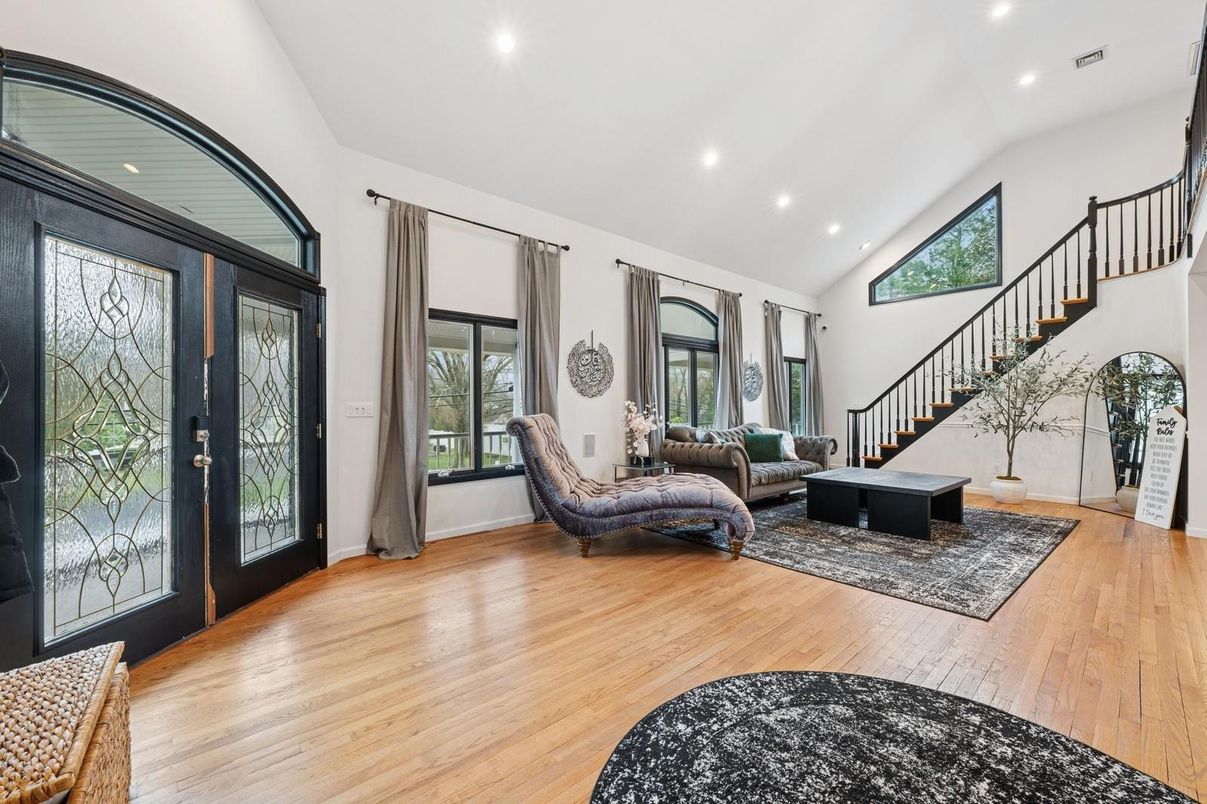 Interior, Living room, Recessed Lighting, Wood Texture Flooring