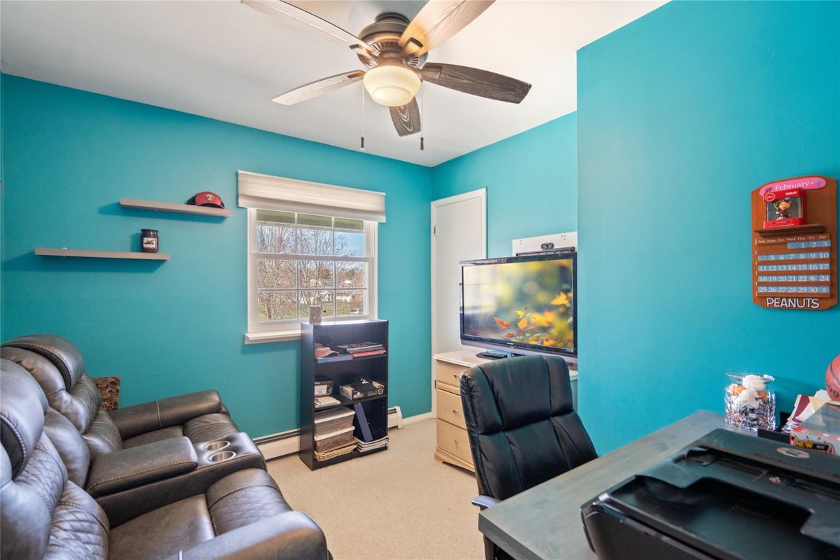 Home Office, Interior