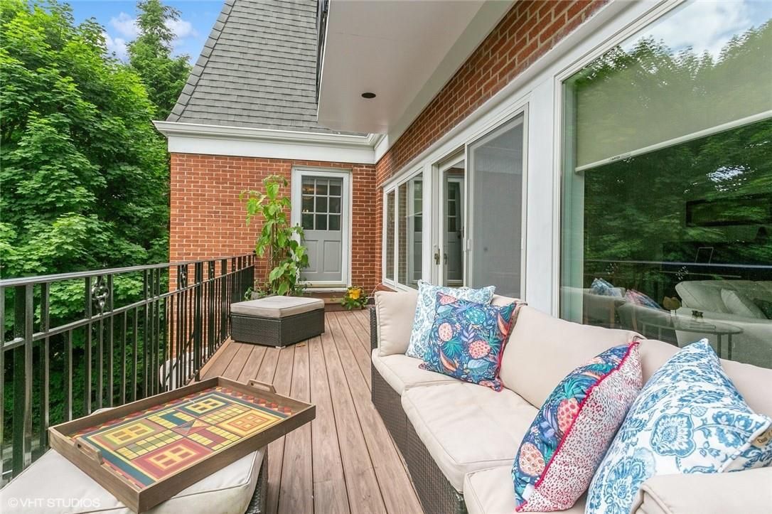 Exterior, Wood Texture Flooring