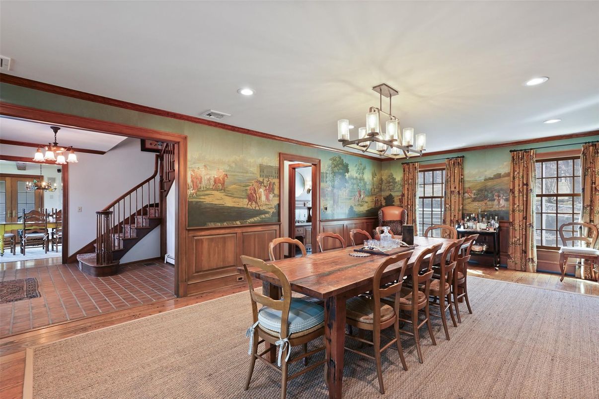 Chandelier, Dining room, Interior, Recessed Lighting, Wood Texture Flooring