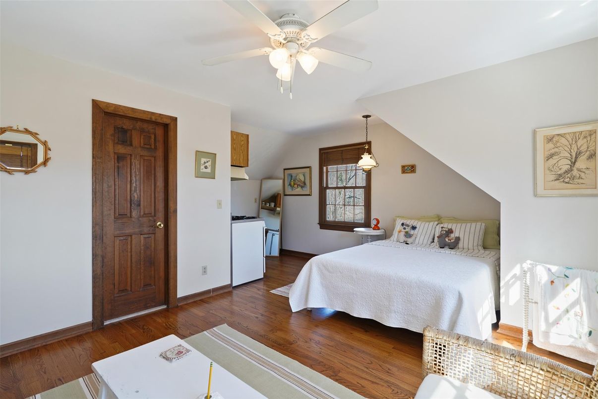 Bedroom, Interior, Pendant Lights, Wood Texture Flooring