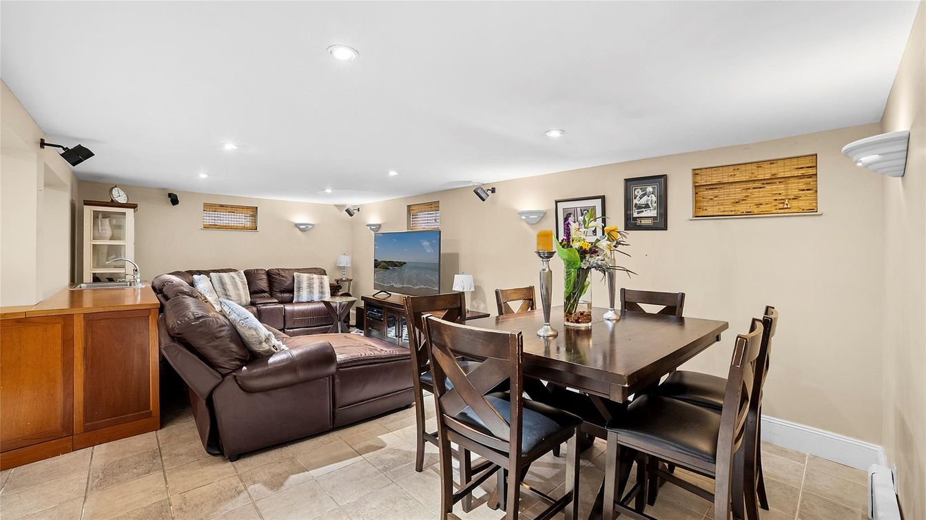 Dining room, Interior, Living room, Recessed Lighting