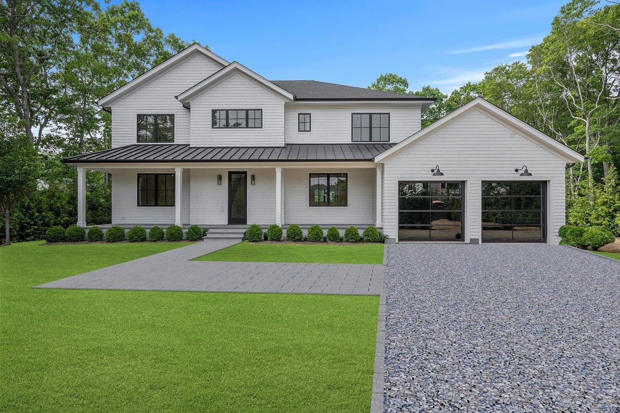 Attached, Exterior, Facade, Farmhouse
