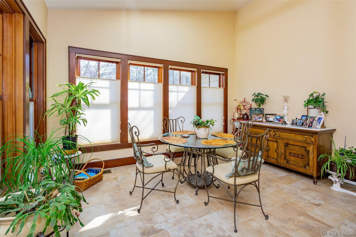 Dining room, Interior