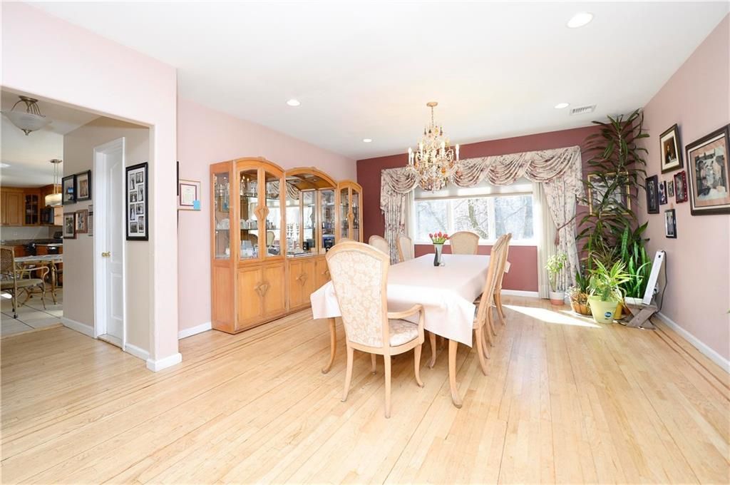 Chandelier, Dining room, Interior, Recessed Lighting, Wood Texture Flooring