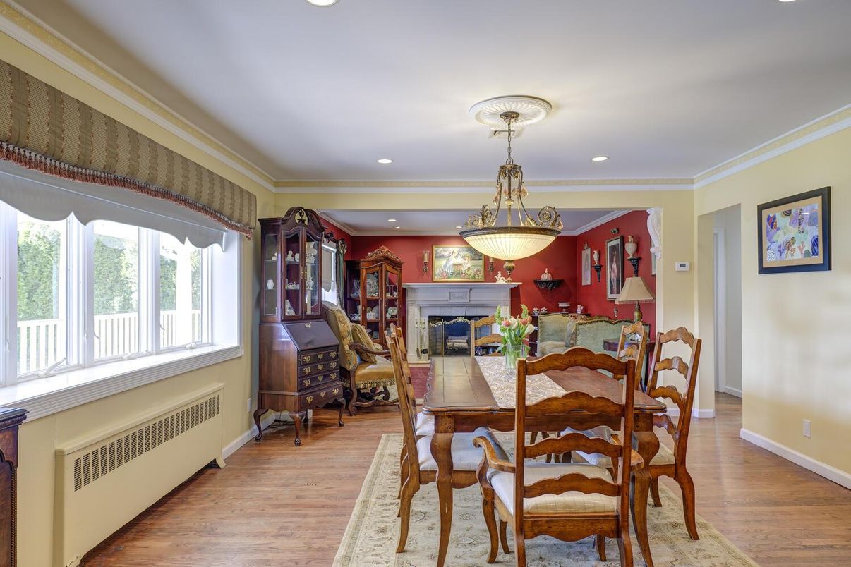 Dining room, Fireplace, Interior, Pendant Lights, Recessed Lighting, Wood Texture Flooring
