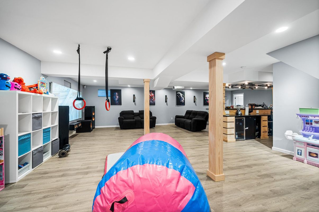 Interior, Pendant Lights, Recessed Lighting, Wood Texture Flooring