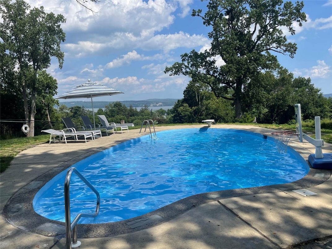 Exterior, Pool, Water