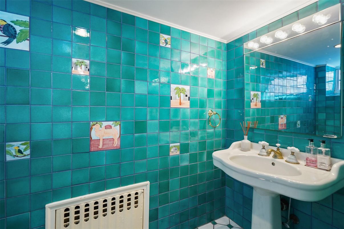 Bathroom, Interior