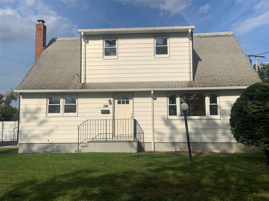 Exterior, Facade, Cape Cod
