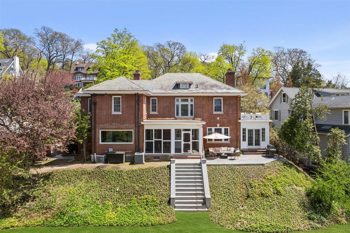 Backyard, Exterior, Facade, Brick Facade, Georgian