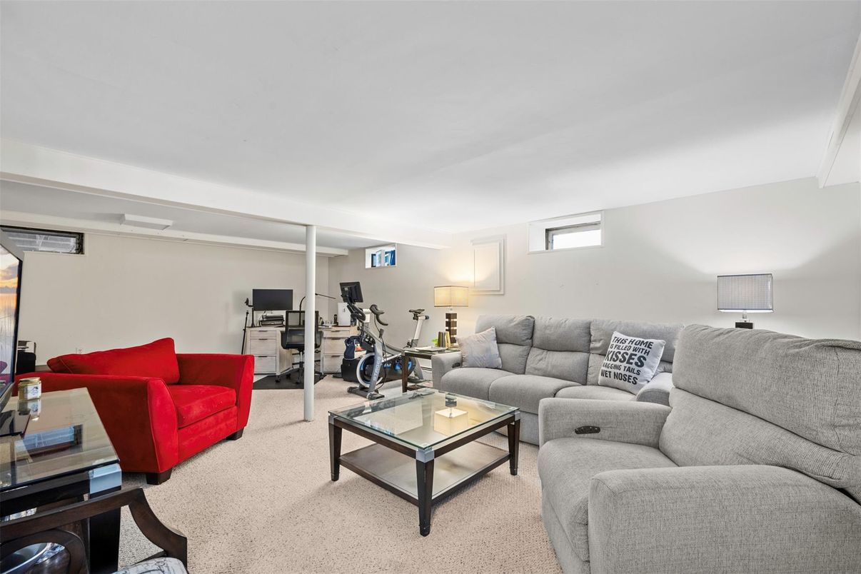 Fitness Equipment, Interior, Living room