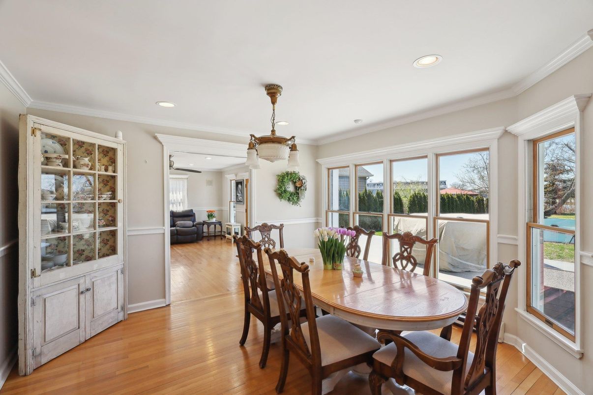 Dining room, Interior, Pendant Lights, Recessed Lighting, Wood Texture Flooring