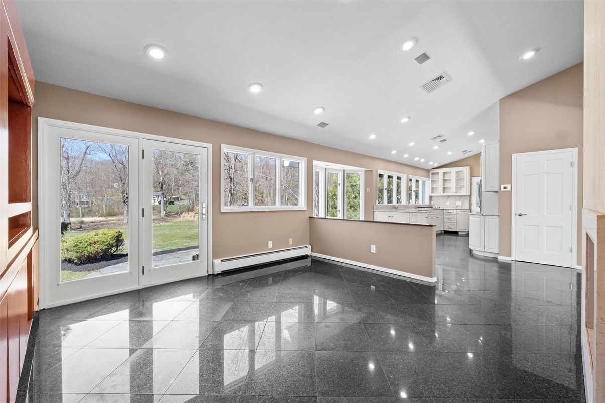 Empty room, Interior, Kitchen, Recessed Lighting