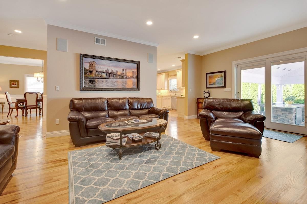 Dining room, Interior, Living room, Pendant Lights, Recessed Lighting, Wood Texture Flooring