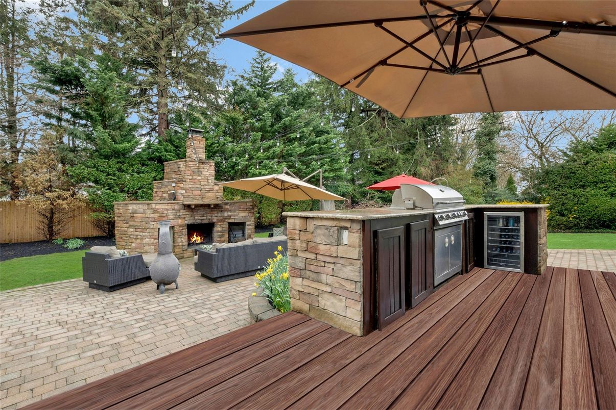 Exterior, Fireplace
