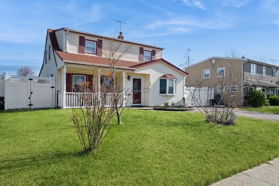 Backyard, Exterior, Facade, Cape Cod