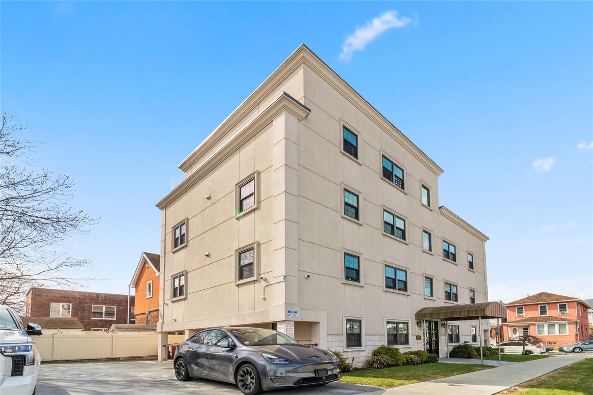Exterior, Facade, Condo Building
