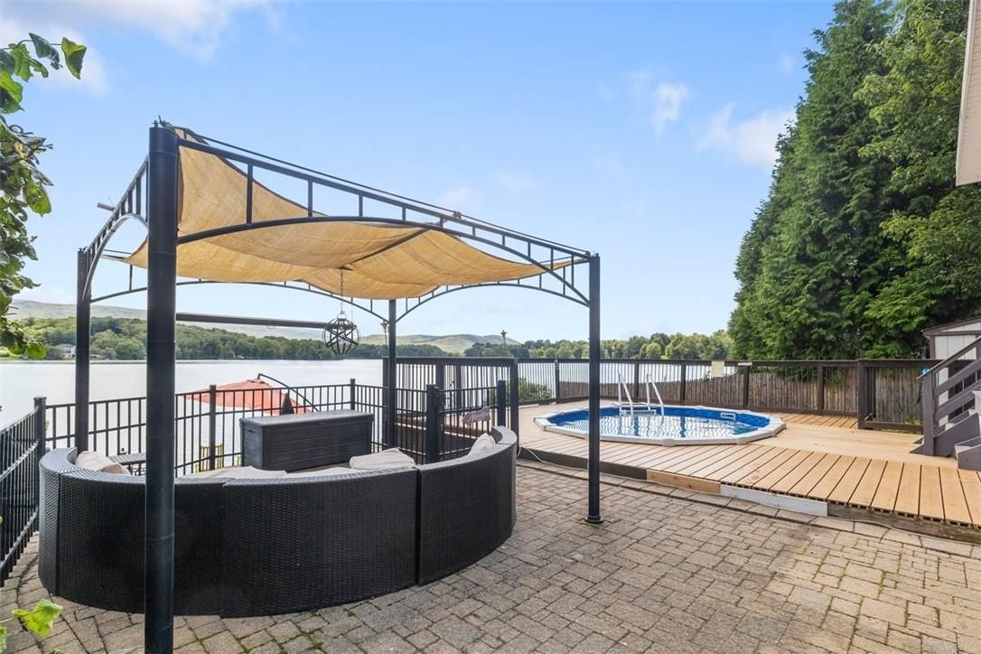 Exterior, Pool, Water